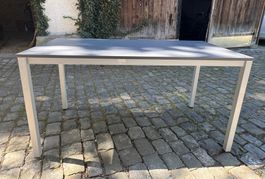 Schreibtisch
