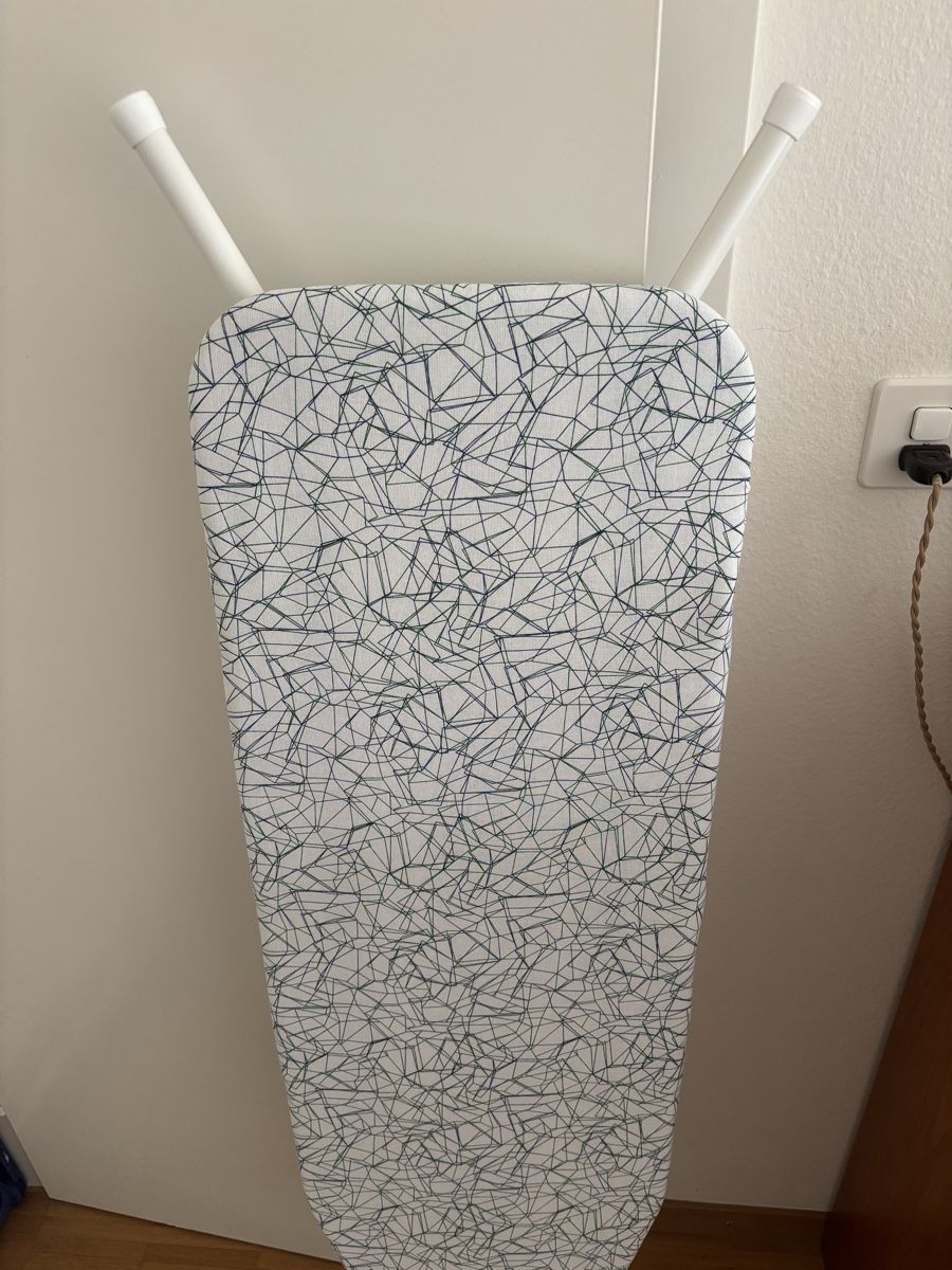 Ikea Assi da stiro: Ikea ruter ironing board – Usato da Zürich venduto da beg_c6l2 4