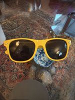 Gelbe Sonnenbrille von Zimtstern 