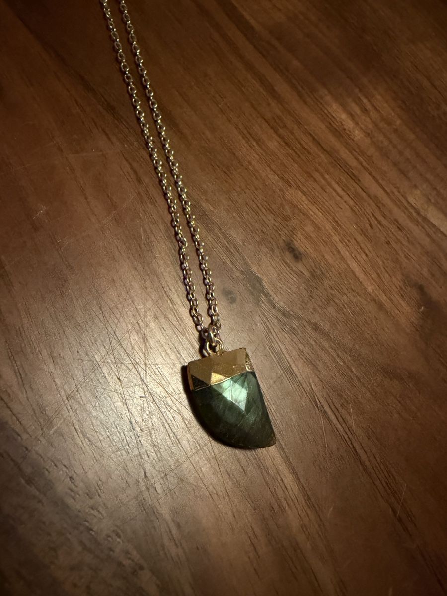 Catenine: Wunderschöne Halskette mit Labradorit Anhänger. – Nuovo (secondo la descrizione) da Adliswil venduto da StephanieAnnina