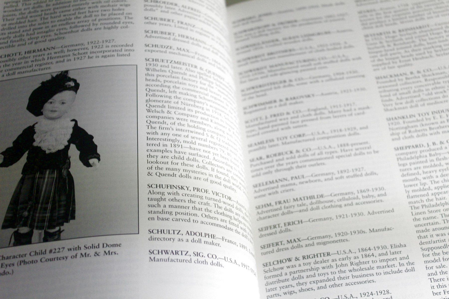 Poupées: Standardwerk: DOLL MARKER & MARKS, Guide to Indentification – D'occasion à Bern par Vitaneuf 7