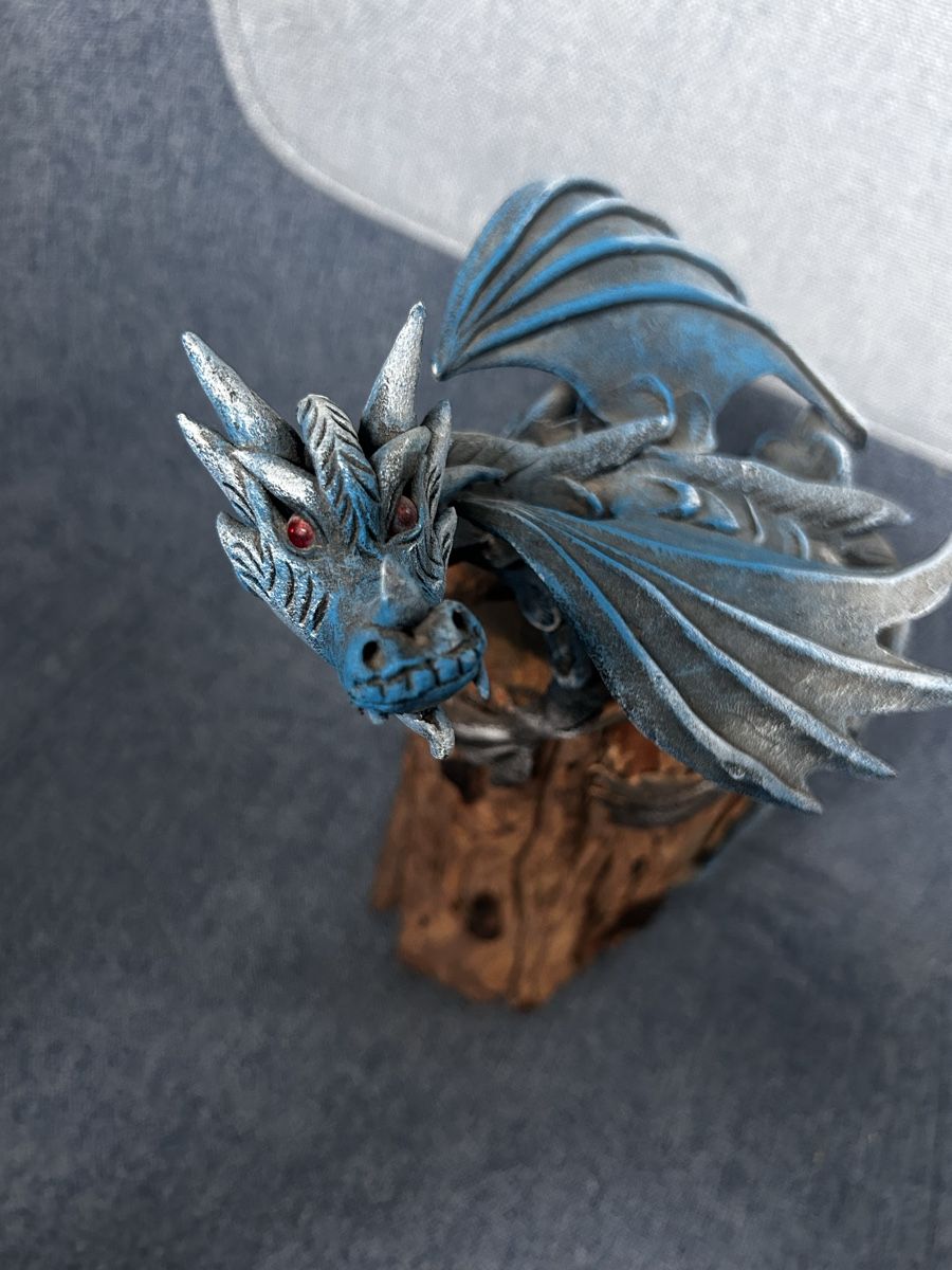 Sculture & Statue: Figurine dragon sur bois bleu argenté – Usato da Cugy FR venduto da luc_7q2j 1