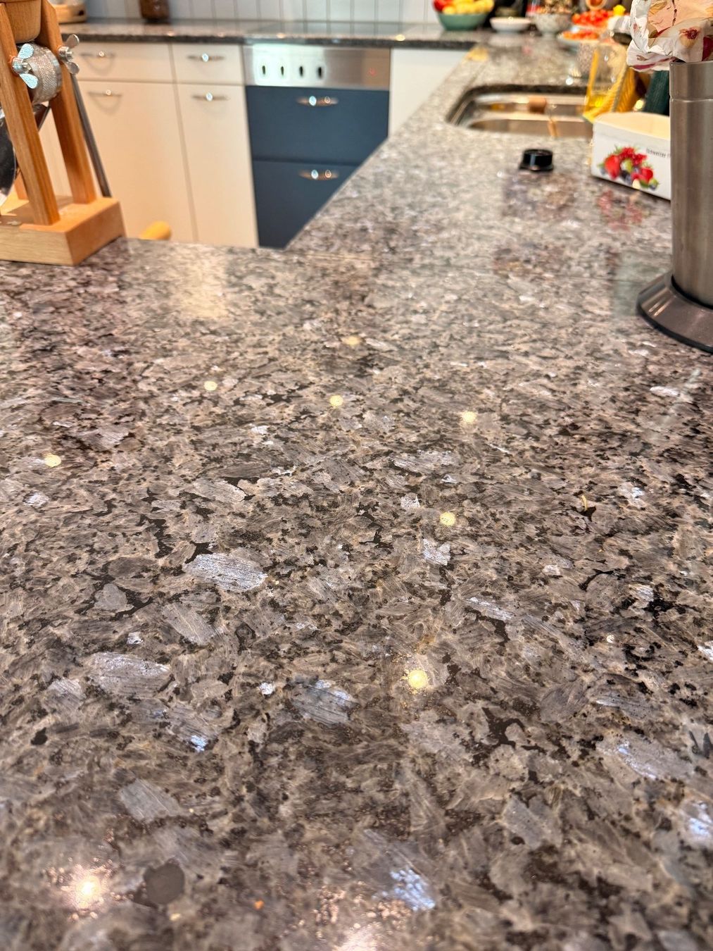 Cucine complete: Küche; Labrador Granit; Kochfeld – Usato da frutigen venduto da matthibo 1