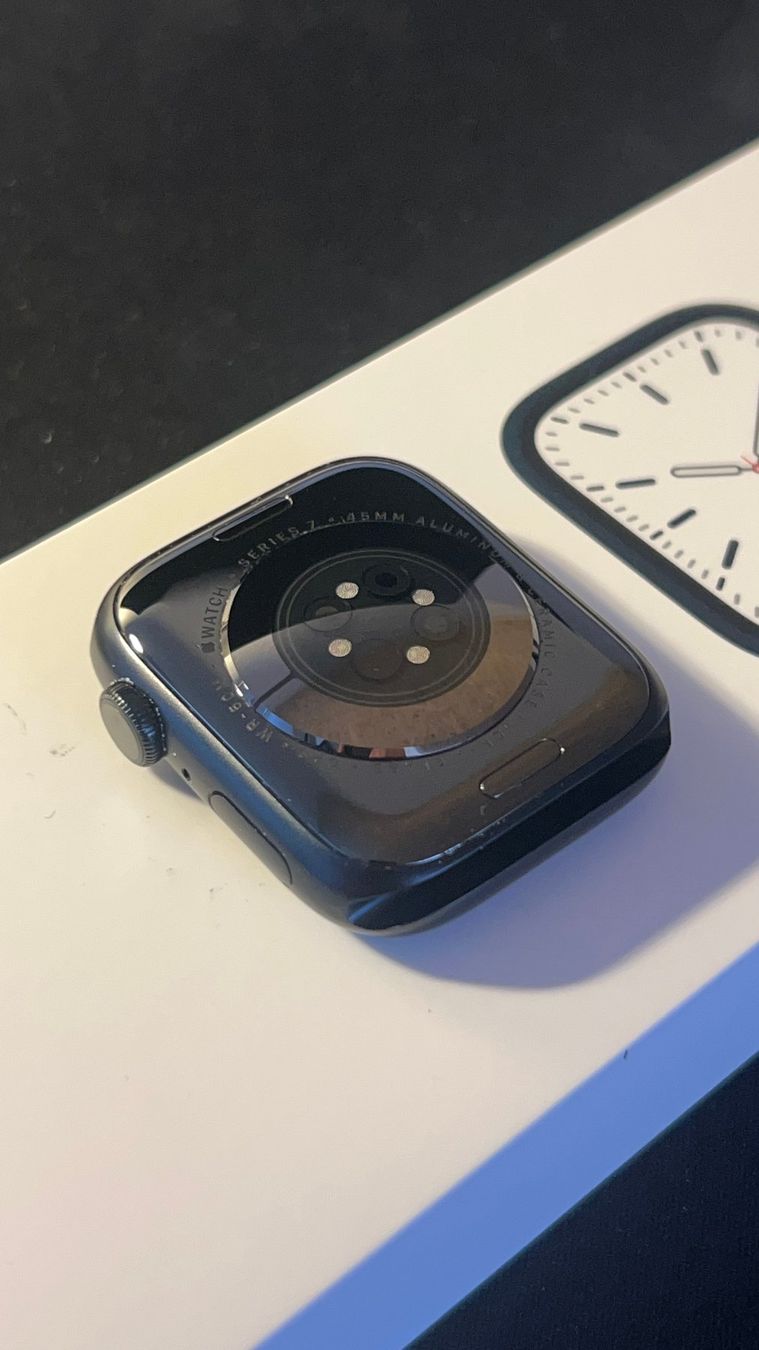 Apple Smartwatch: Apple Watch 7 aluminium - 45mm - Midnight – Usato da Bressaucourt venduto da Sfabrice 3