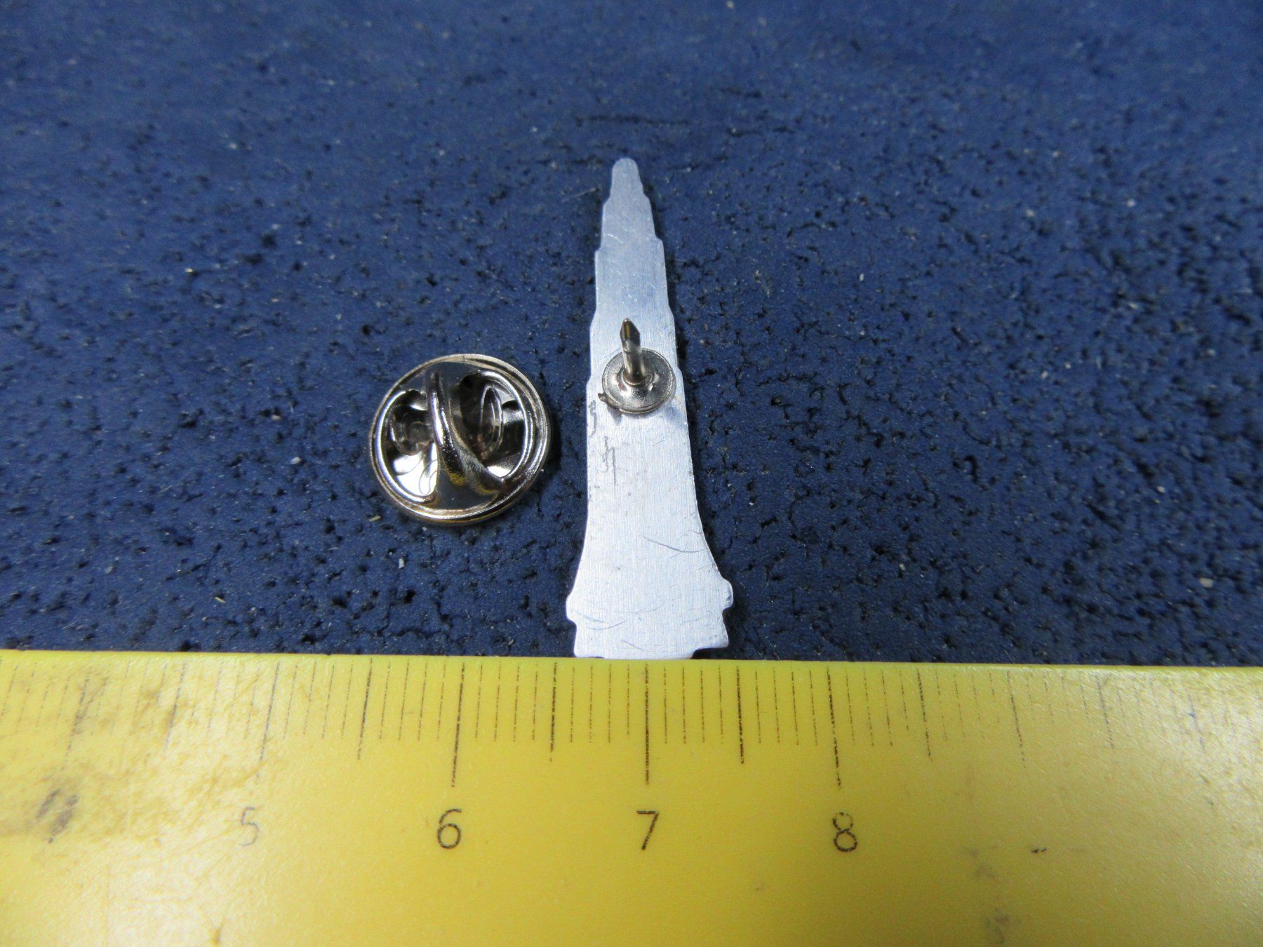 Plaketten & Abzeichen: DAEWOO WELTRAUM-RAKETE PIN GLASIERT – Gebraucht aus Ettingen von Hausi4711 1