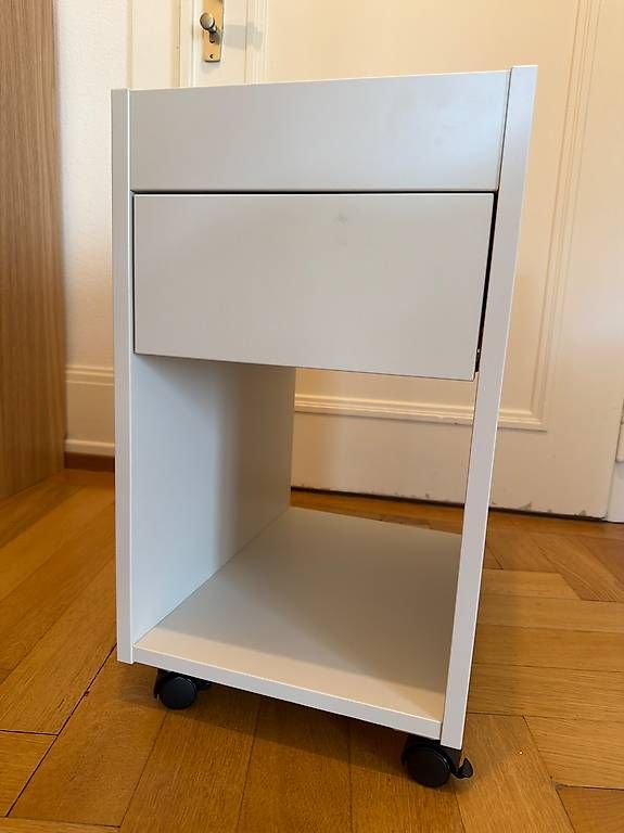 Comodini: Table de chevet / meuble pour ordinateur  – Usato da Lausanne venduto da ant_yg8d 3
