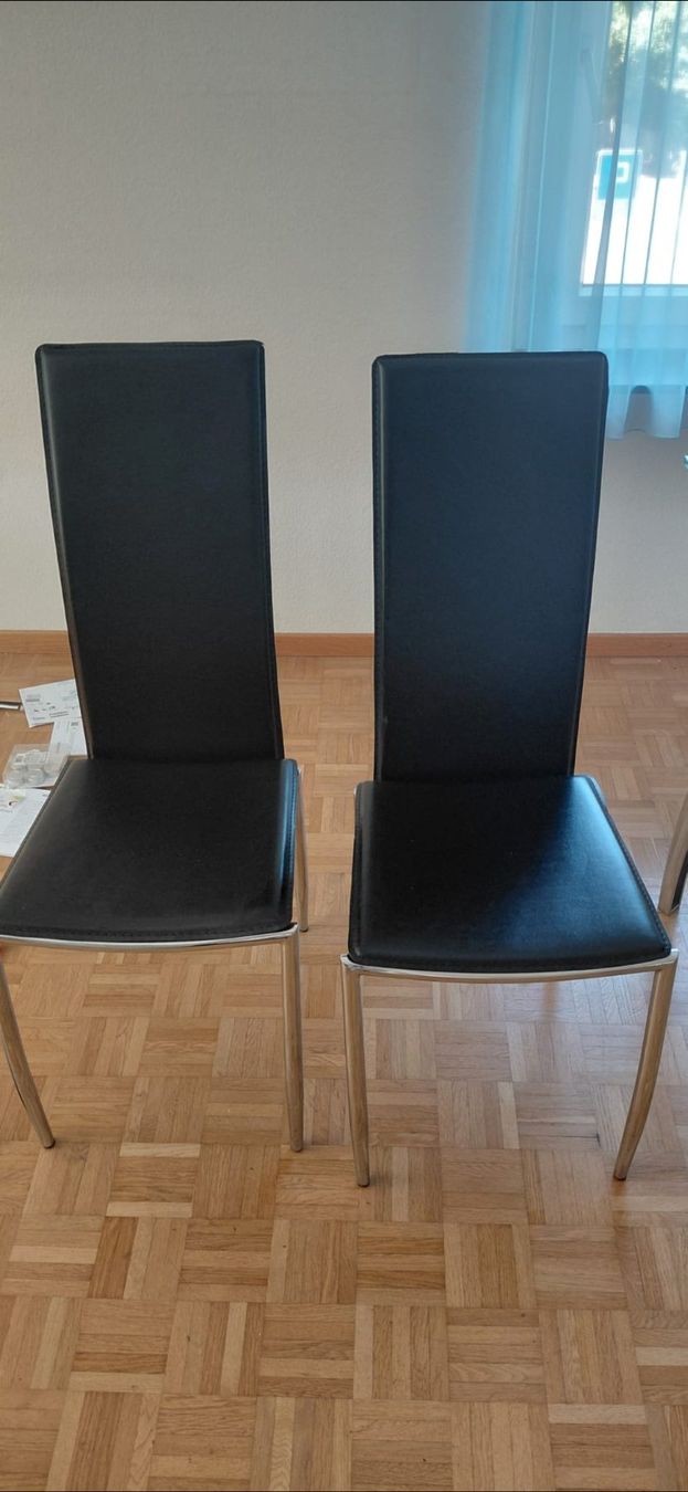 Sedie: 4 Leder Stühle – Usato da Bern venduto da Mariaangie