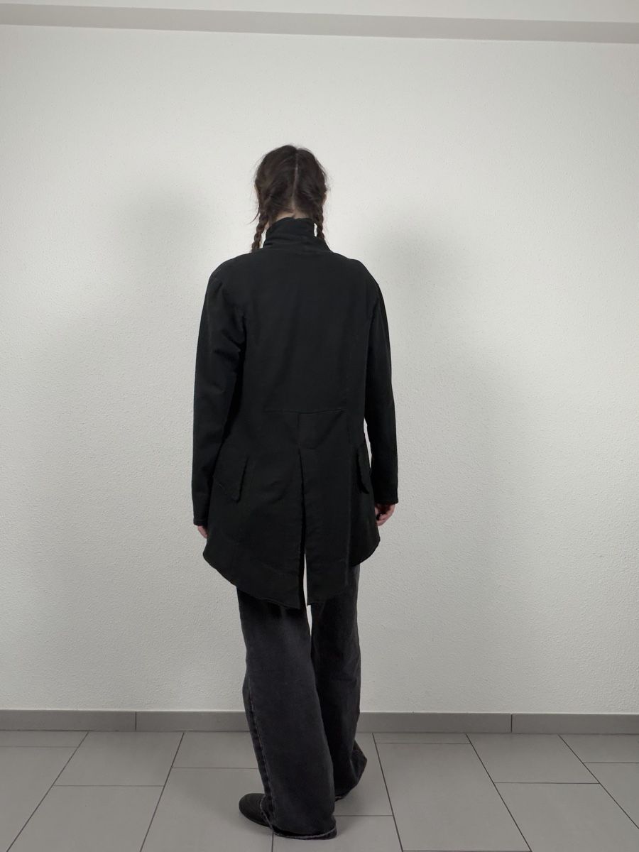 Jacken: Unique Black Spring Jacket, Italian Design, Size M – Gebraucht aus Knonau von Grapesvintage 7