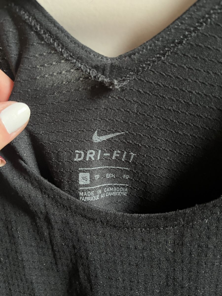 Nike Tops: Nike Dri-fit Top – Neu (gemäss Beschreibung) aus Fribourg von ari_299f 1