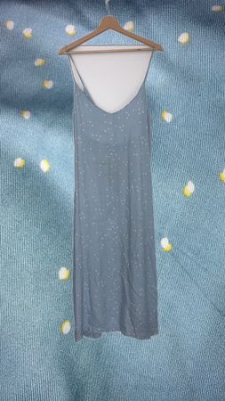 Leichtes, blaues Sommerkleid mit Rückenausschnittaus Viskose
