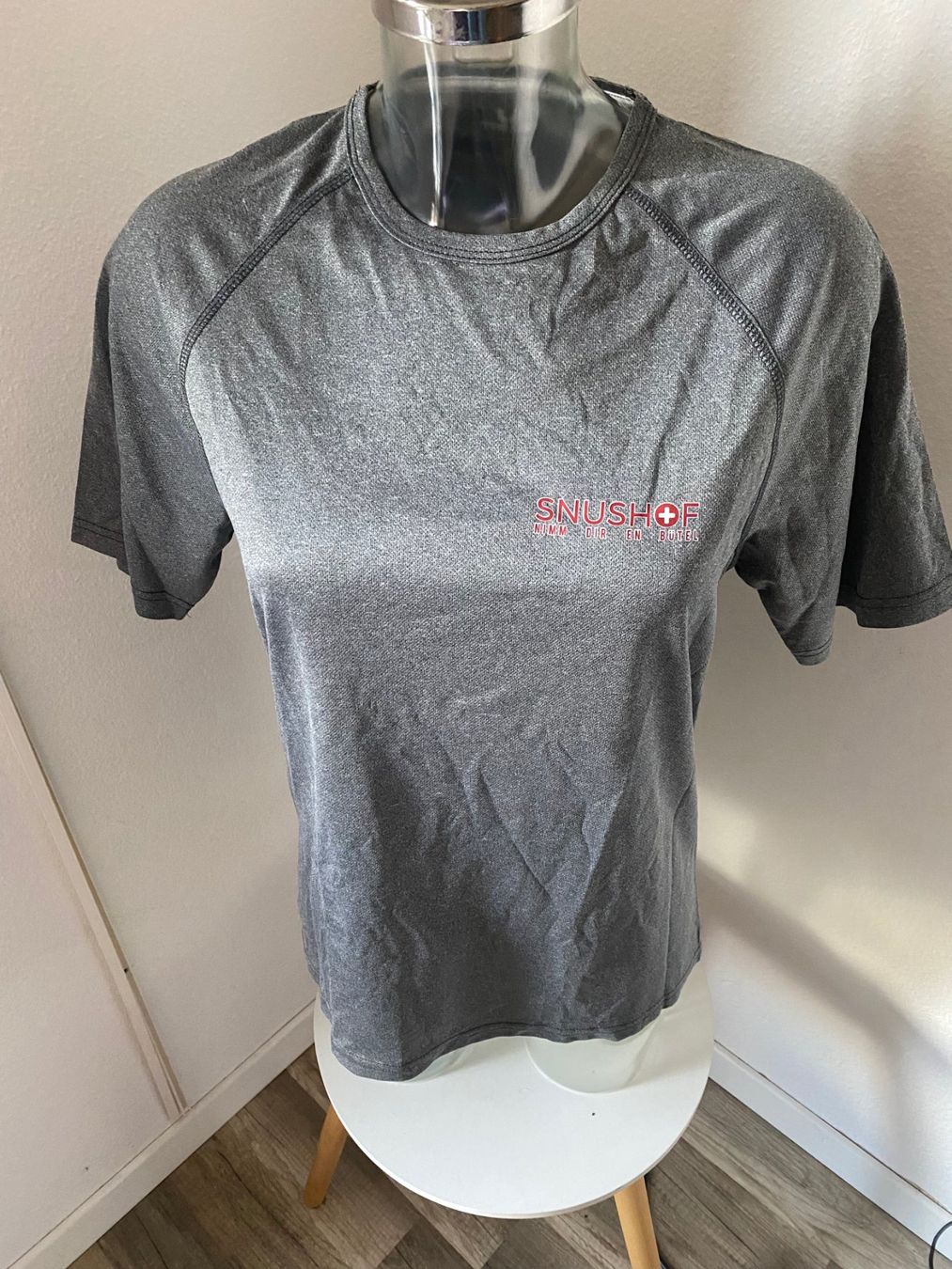 Leibchen & Hosen: TeeJays Sporttrikot Grösse M – Neu (gemäss Beschreibung) aus Allenwinden von Obalu