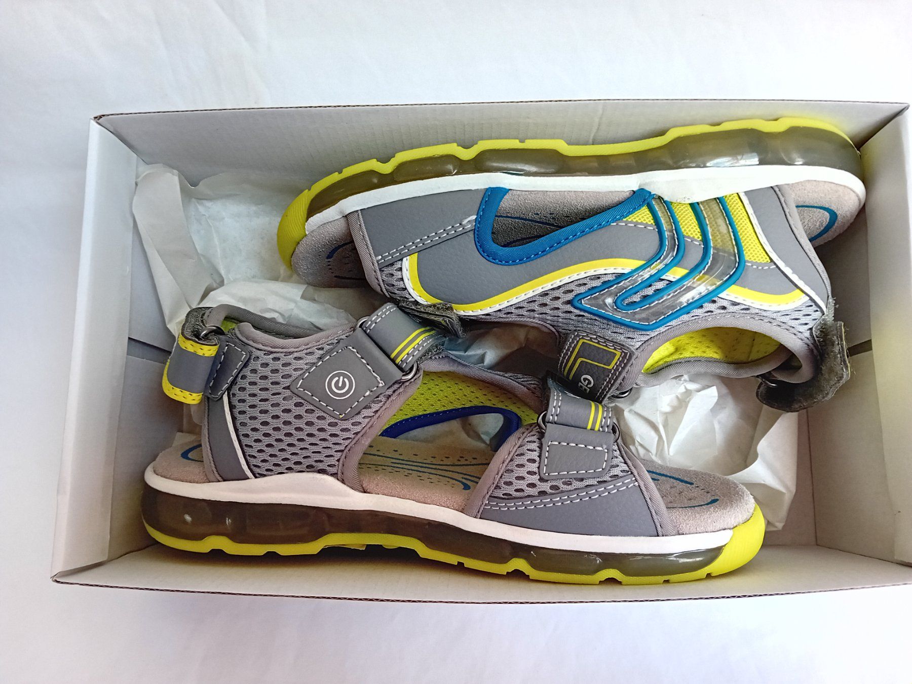 Geox Scarpe per ragazzi: Geox Sandale Android mit Blinkender Sohle Gr.34 Grau Neu – Nuovo (secondo la descrizione) da Schweizersholz venduto da freyle1 6