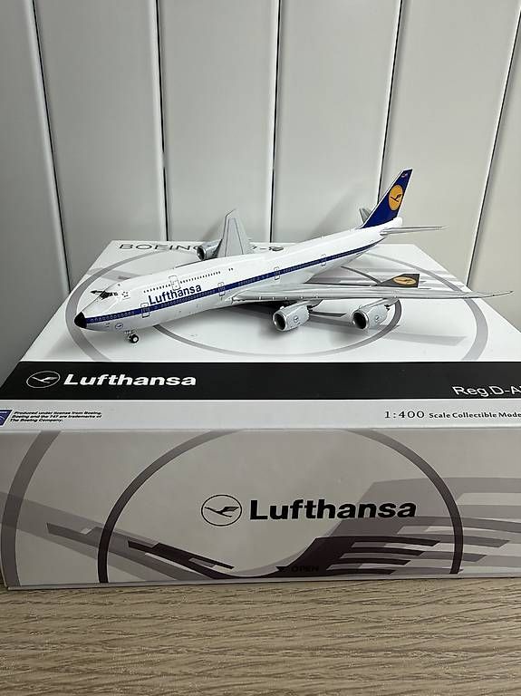 Modellbausätze & Standmodelle: Lufthansa Boeing 747-8 Retro 1:400 – Neu (gemäss Beschreibung) aus Embrach von ale_z5t9 1