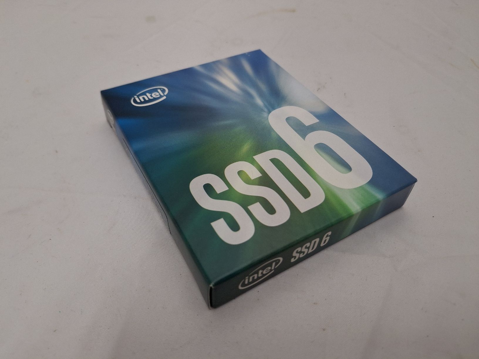 Intel Dischi rigidi: Intel SSD 600p 256 GB, neu & versiegelt – Nuovo e nell'imballaggio originale da Fislisbach venduto da HurtiBrocki