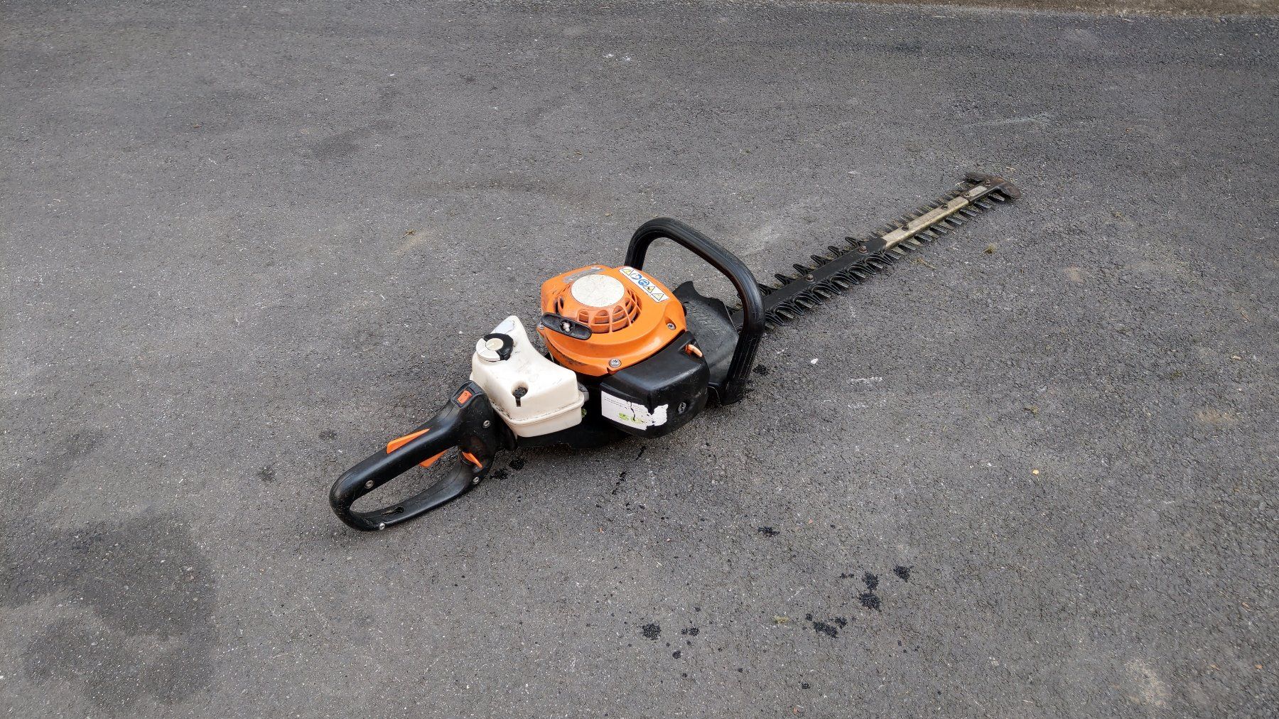 Stihl Tutti gli attrezzi: Heckenschere Stihl HS 82 R – Difettoso da Bern venduto da ksliqbe 1