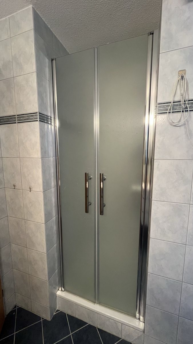 Docce: Duschtüren Glas Dusche – Usato da Schaanwald FL venduto da G60_Power 1