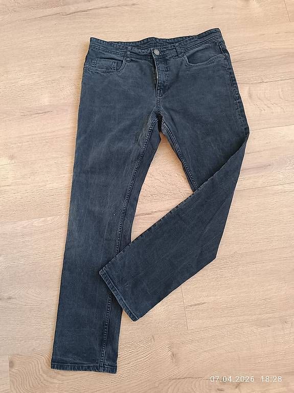 Jeans: Schwarze Jeans – Usato da Ilanz venduto da Secnd_hand