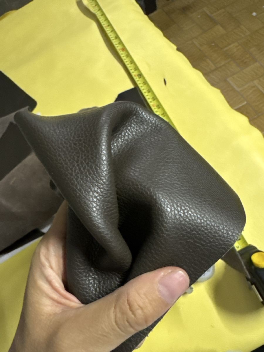Stoffe: Lederreste/ Rindsleder, 1.3mm – Neu und originalverpackt aus Veyras von ValClasse 3