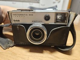 Kodak Instamatic 333 Electronic Fotokamera mit Ledertasche -