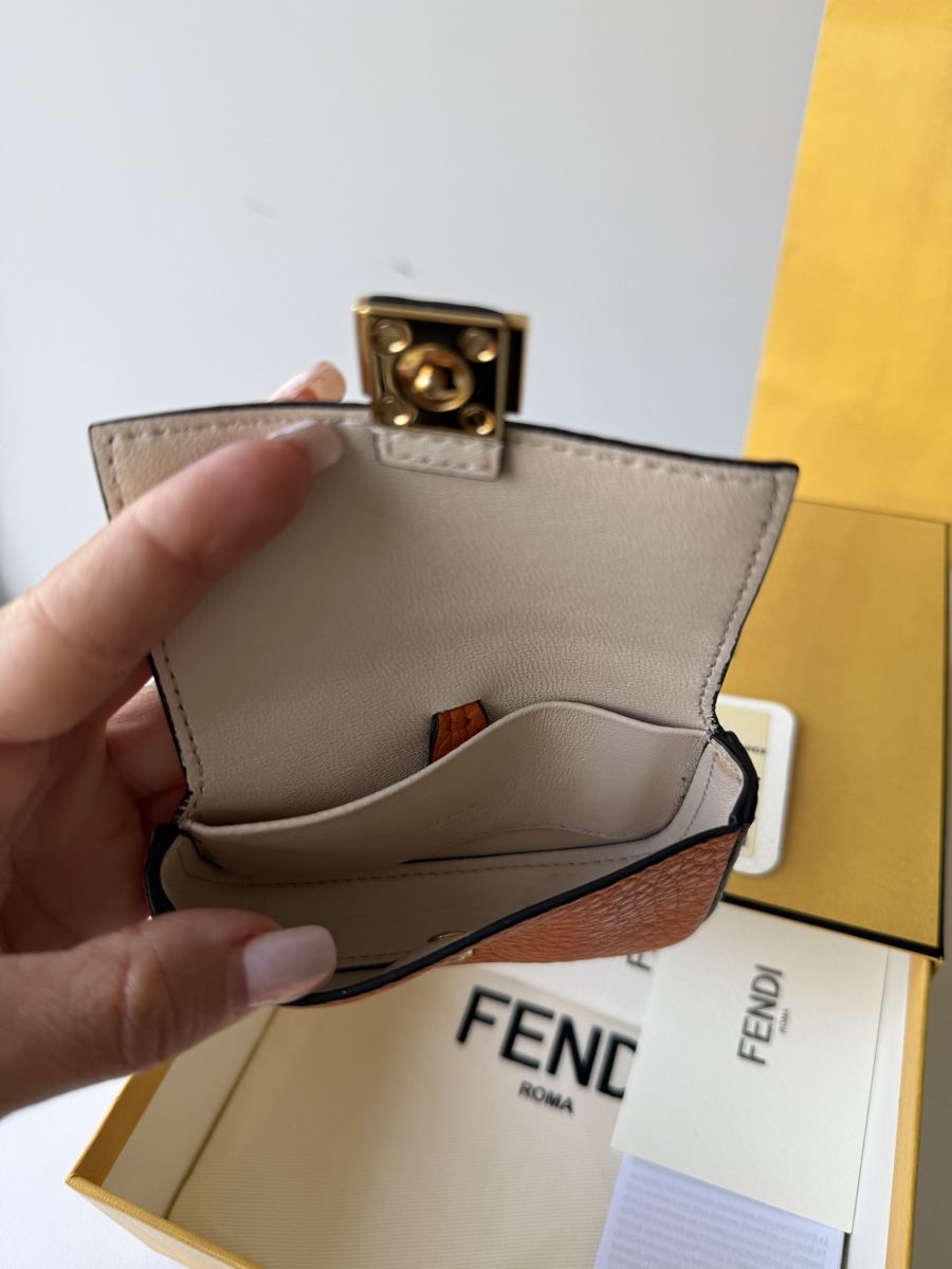 Fendi Borse da donna: FENDI Micro Baguette Leder Mini Bag charm Neu Orange – Nuovo e nell'imballaggio originale da Castagnola venduto da BlondiePosh 8