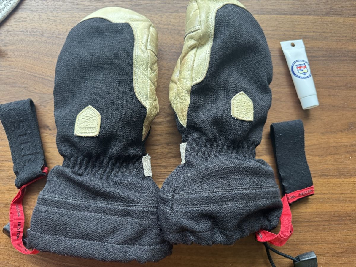 Hestra Handschuhe & Handstulpen: Hestra Leather Fall Line Mitt winter ski gloves, size 7 – Gebraucht aus Zürich von alieacelina
