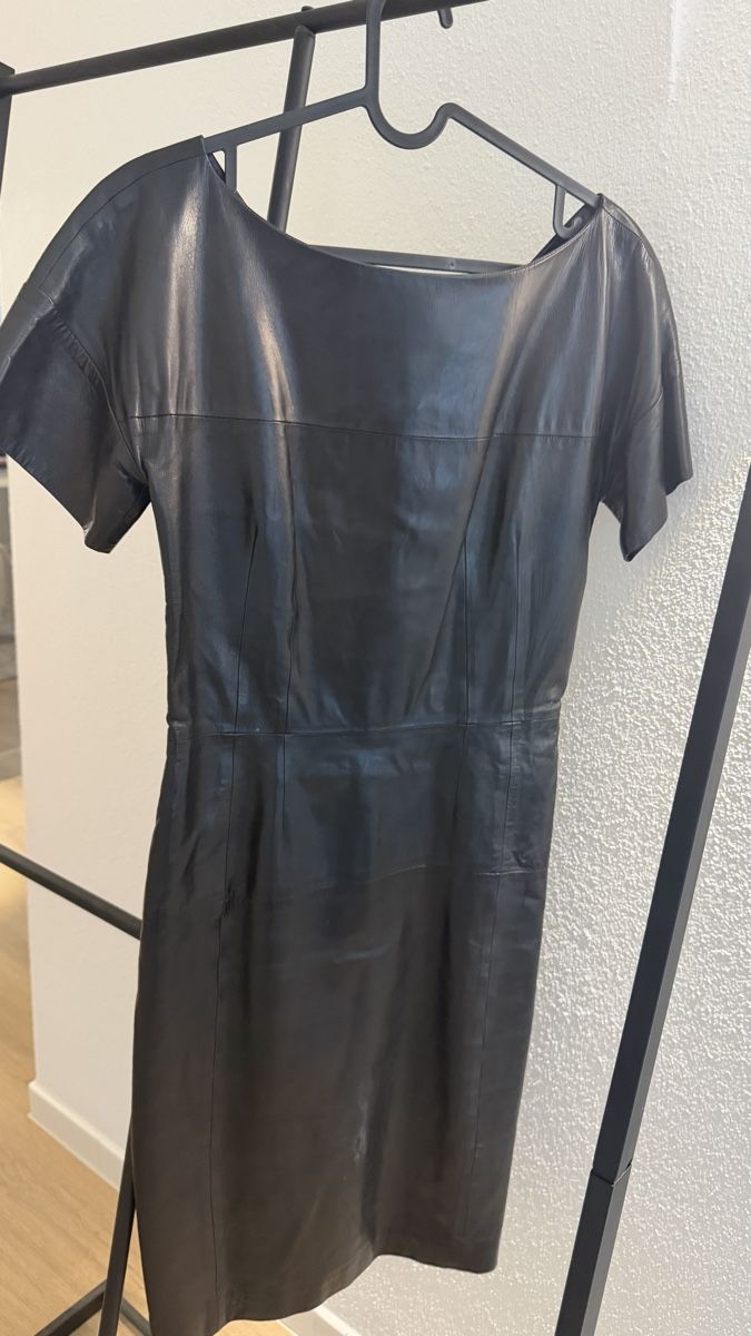 Gucci Vestiti: Gucci Lederkleid, Grösse IT 40 – Usato da Horn venduto da FashionFlowerCh