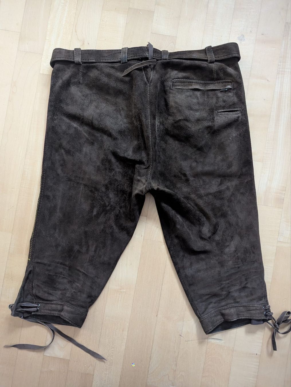 Pantaloni: Lederhose / Trachtenhose BECKERT Gr 50 – Usato da Binz venduto da julijuli 2