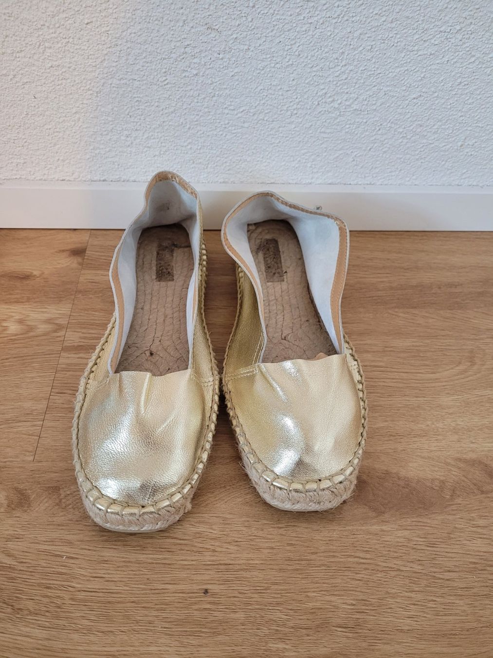 Scarpe da donna: Espadrilles dorées Pare Gabia / Goldene Espadrilles – Usato da Zürich venduto da gag_wg7n