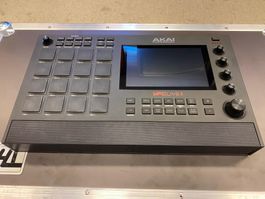 MPC Live II + SSD 500GB + Magma Case + Stand + MPC Pro Pack