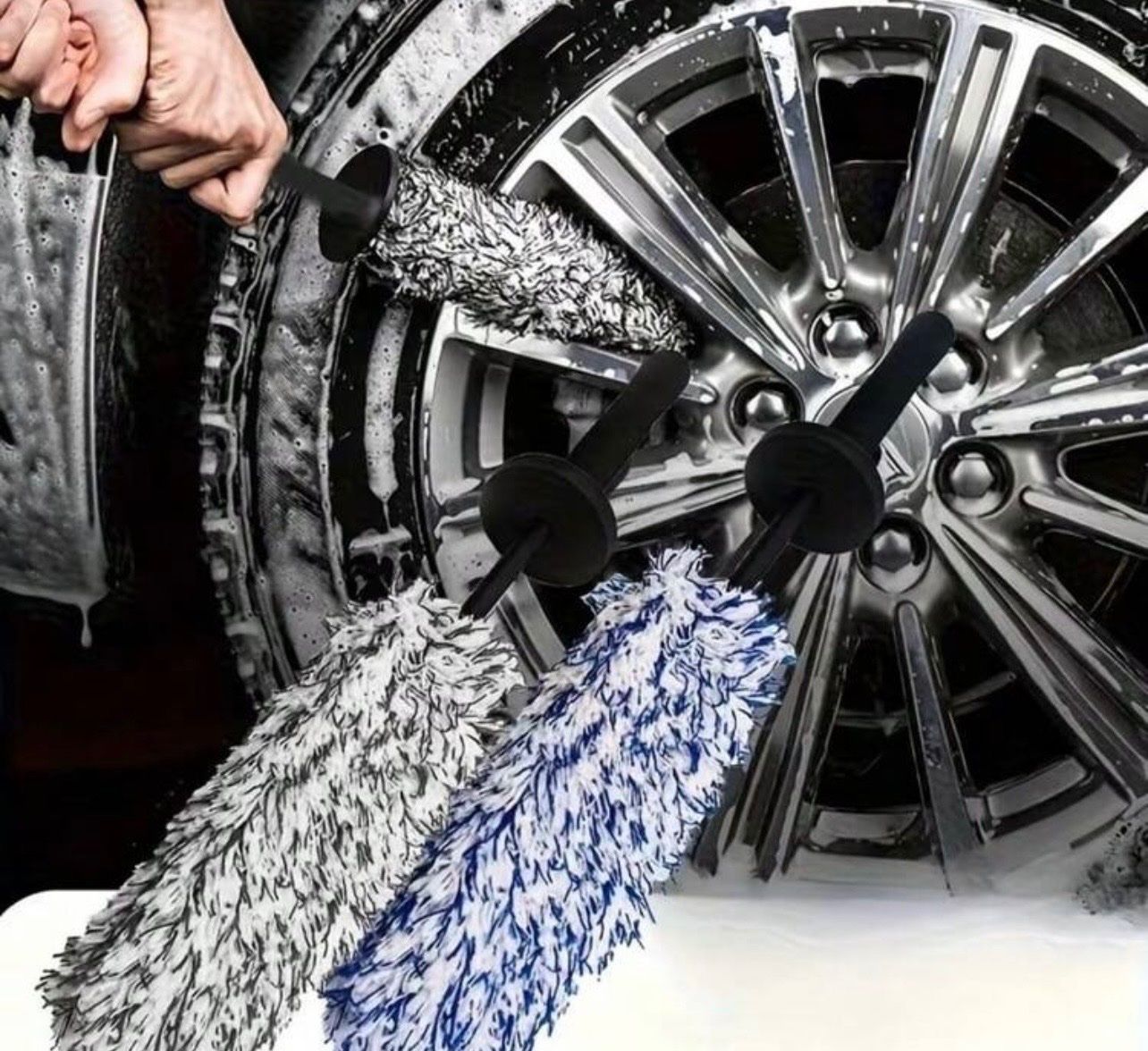 Altri articoli per la cura: Felgenreiniger mit Griff 2 Stueck neu – Nuovo e nell'imballaggio originale da Emmenbrücke venduto da engueteDeal