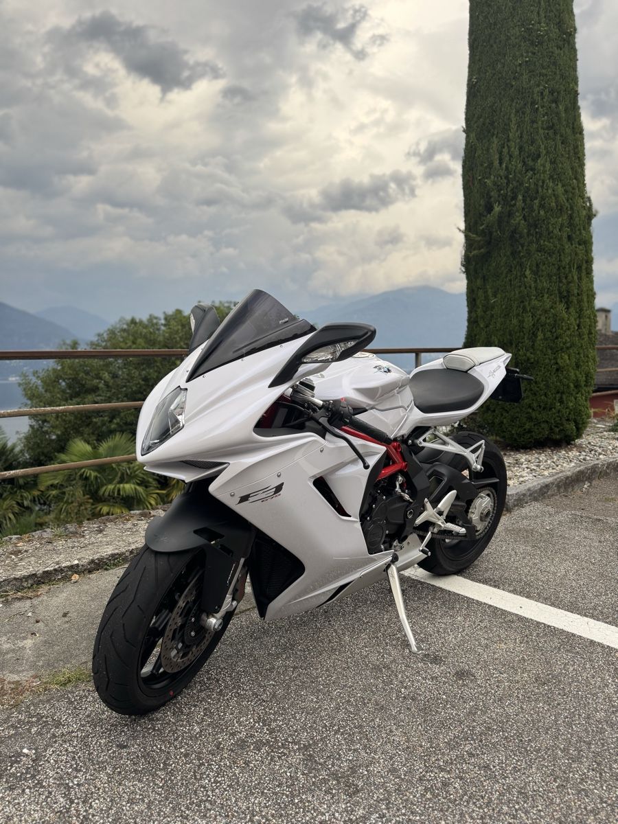 MV Agusta Route: MV Agusta F3 675 35KW – D'occasion à Gordola par AleixSuesli 6