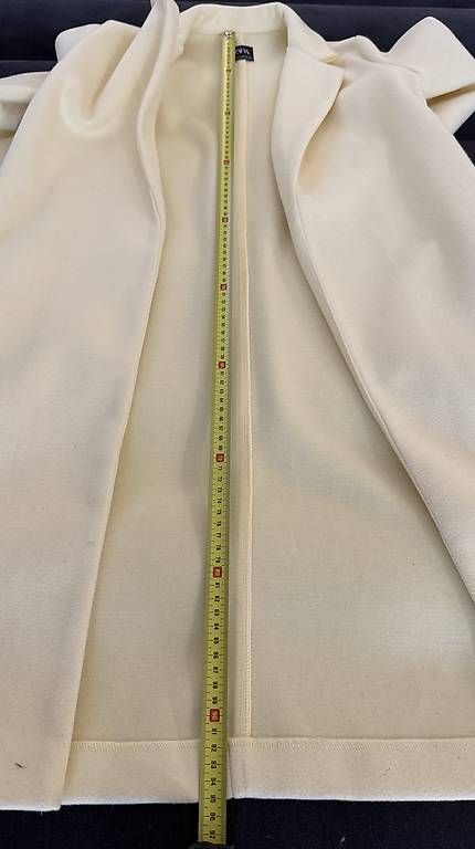 Mäntel: Yellowbutter Mantel von Zara – Gebraucht aus Thun von tat_wg9t 3