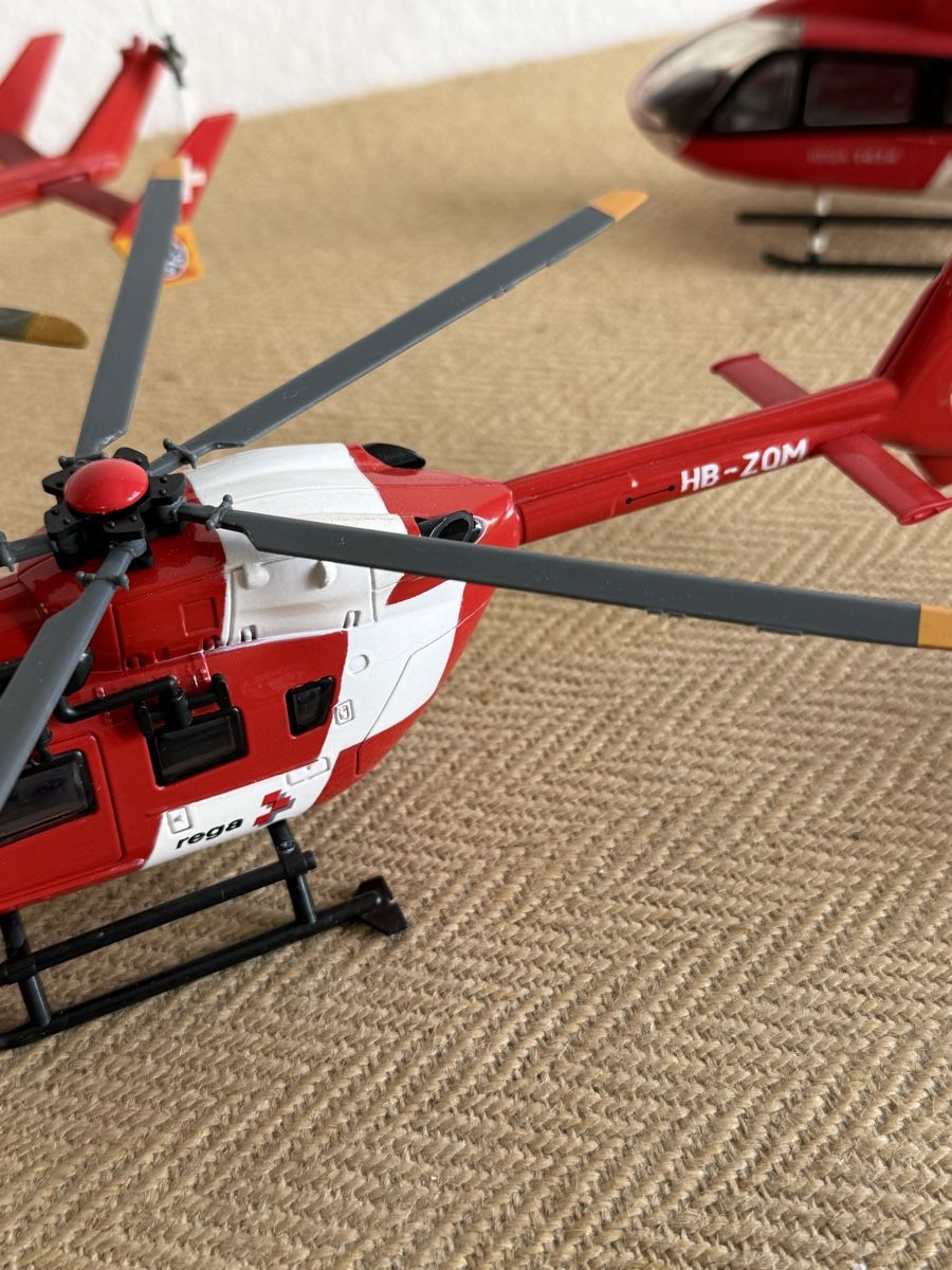Rega Kit di modellismo & Modellini statici: Sammlung 5 Rega Helikopter Modelle Modellhubschrauber – Usato da Konolfingen venduto da petzipetz 2