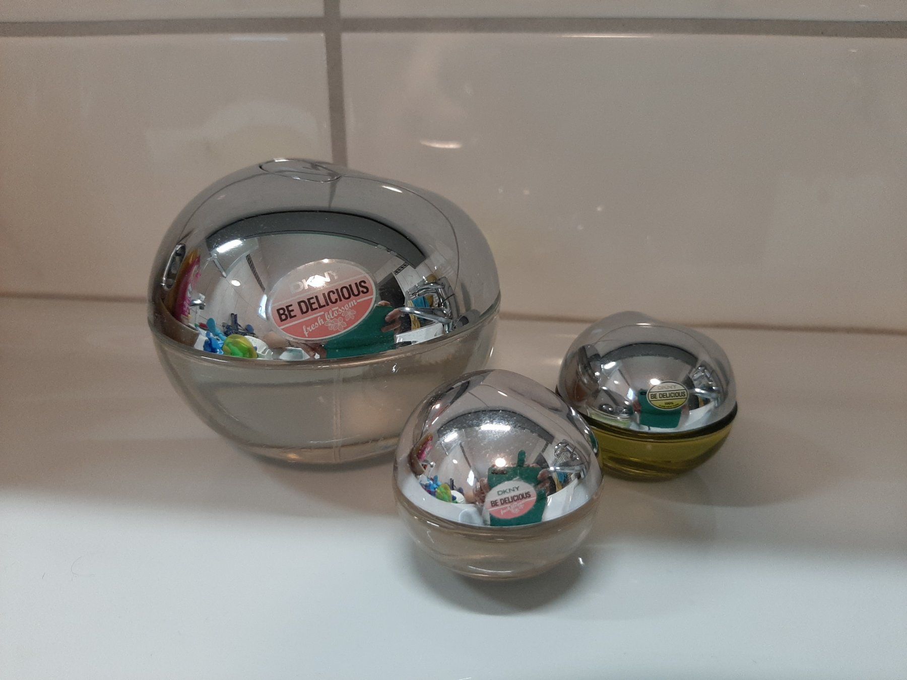 DKNY Profumi & Eau de Toilette: DKNY be delicious Parfum Set – Usato da Rickenbach ZH venduto da clu87