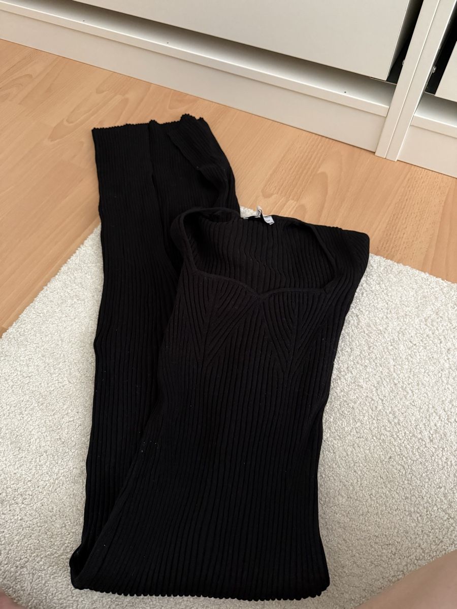 Kleider: Rippstrick Kleid schwarz Grösse M – Neu (gemäss Beschreibung) aus Alpnach Dorf von beauty87
