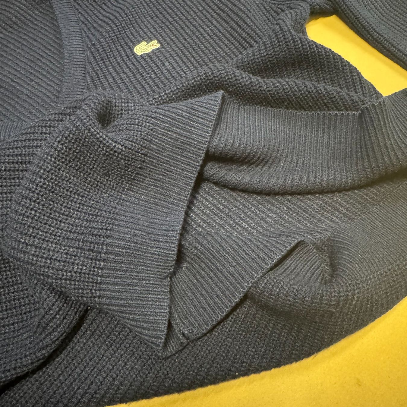 Lacoste Maglioni & Felpe: Lacoste vintage knitted v-neck sweatshirt 90s strickpullover – Usato da St. Gallen venduto da sourced_limited 3