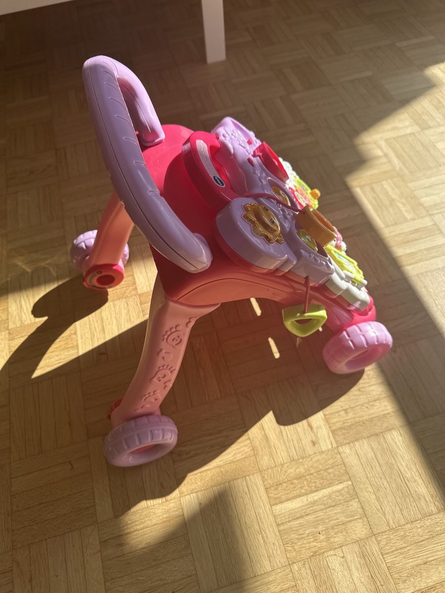 Ausili per la deambulazione: baby walker pink learning tool good condition – Usato da Zollikerberg venduto da sha_r9g6 1