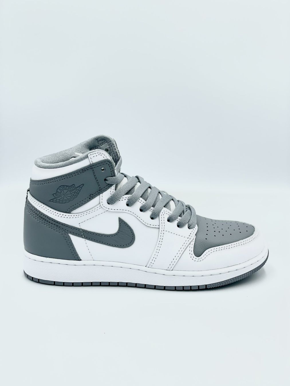 Jordan Damenschuhe: Nike Air Jordan 1 High Stealth Grey EU 38.5 – Neu und originalverpackt aus Erlinsbach von sasneakers 1
