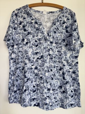 Damen T-Shirt mit V-Ausschnitt Grösse 44