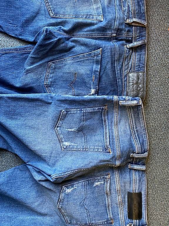 Jeans: DIESEL 2x Jeanshosen – Usato da St. Gallen venduto da Konstanza 4