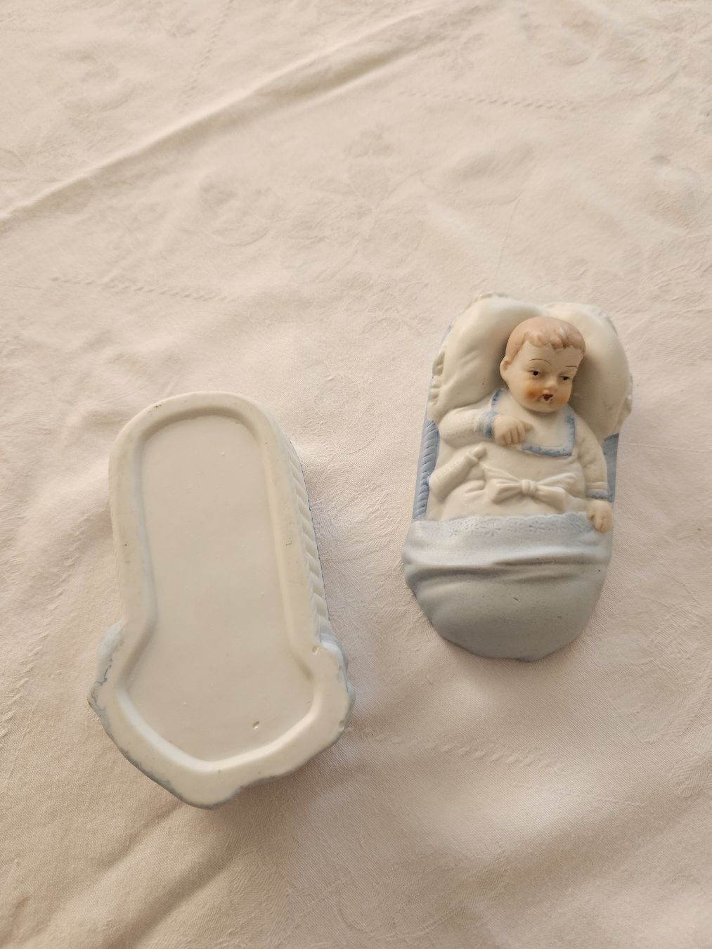 Tutte le decorazioni: Vintage Liegender Säugling in Gips, hellblau – Usato da Wädenswil venduto da Jsi.Z01 2