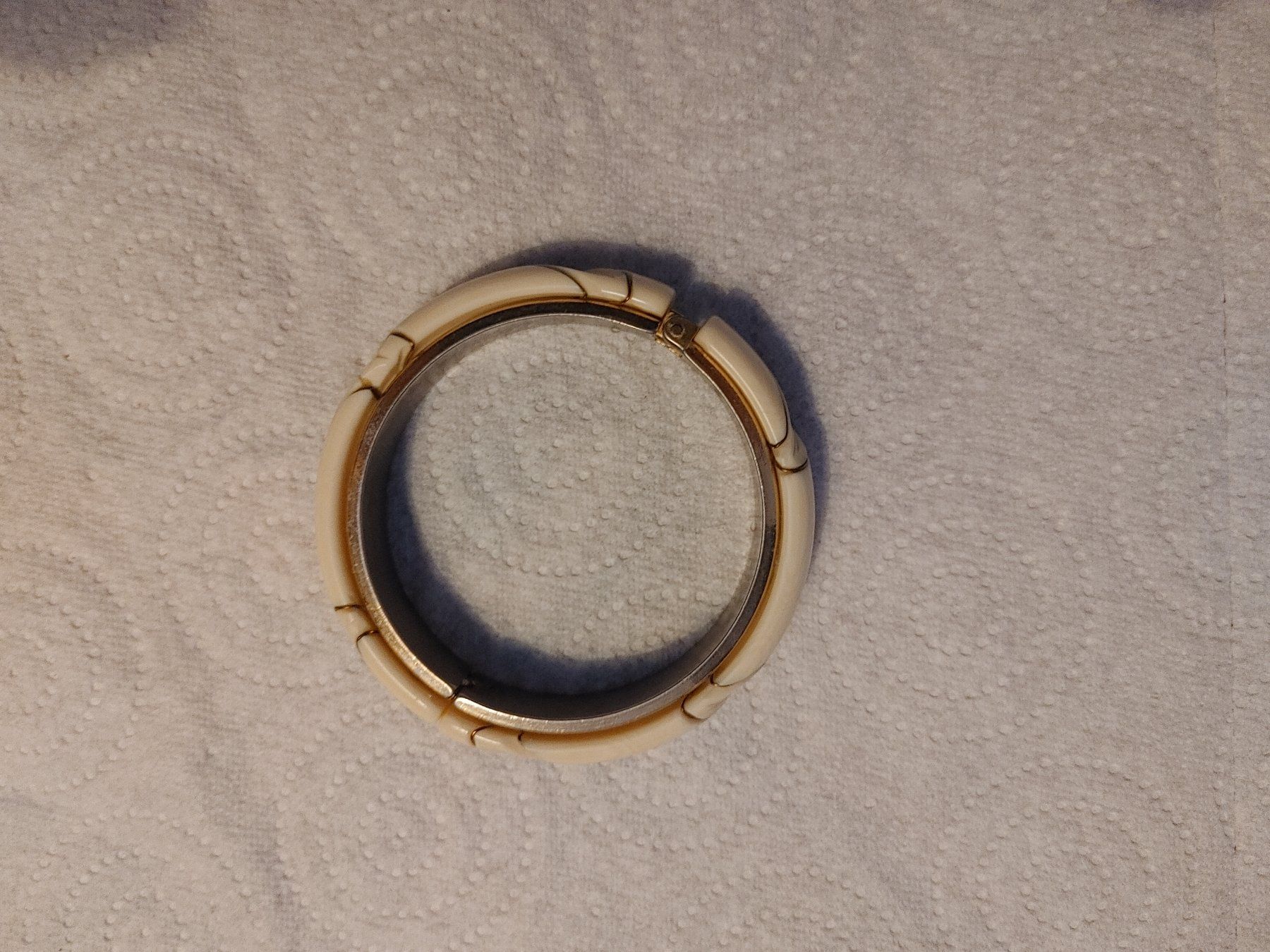 Bracelets: Armreif elfenbeinfarbig – D'occasion à Kerzers par Rtvjohner