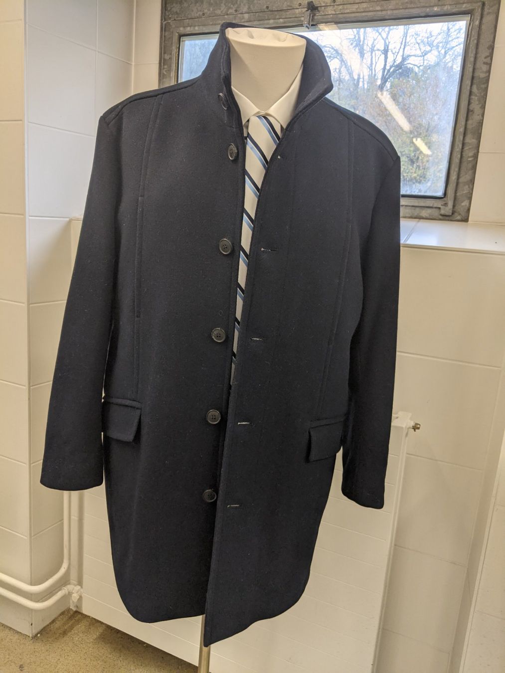 Cappotti: herren Wintermantel GR XL – Nuovo e nell'imballaggio originale da Langnau am Albis venduto da Judithsebi
