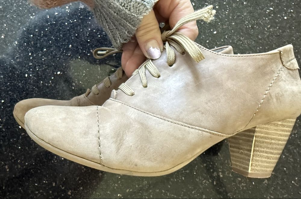 Roberto Santi Chaussures femmes: Roberto Santi Schnürschuhe mit 5 cm Absatz Gr. 37 – D'occasion à Lyss par Sibella56 1