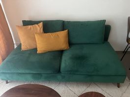 Ikea Söderhamn Sofa mit Etsy Samtbezug grün Nussbaum Beine