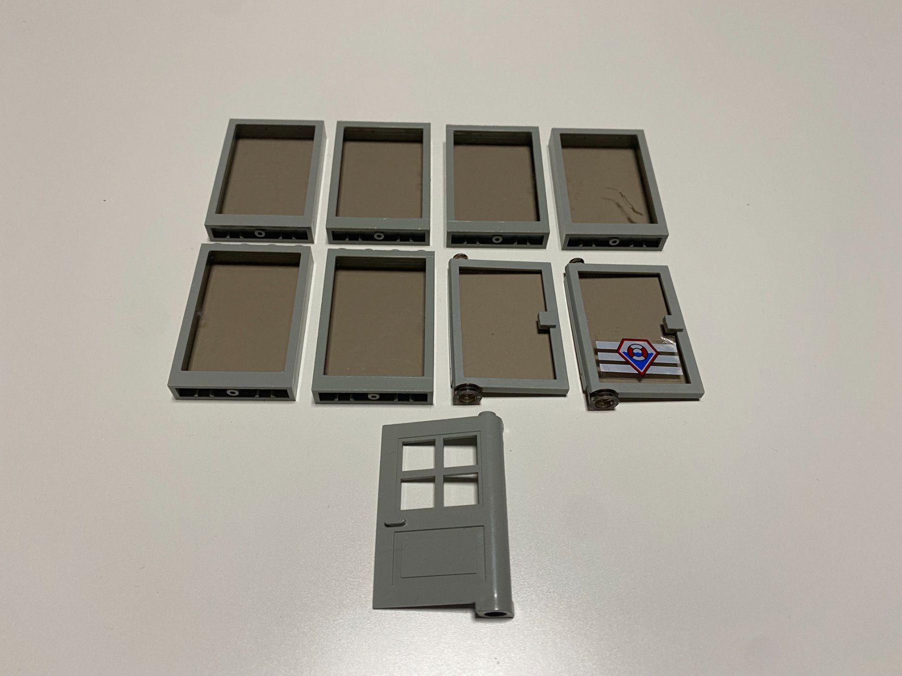 Lego Giocattoli: LEGO - DIVERSE - GRAUE - FENSTER - TÜREN – Usato da Gelterkinden venduto da ajdt4