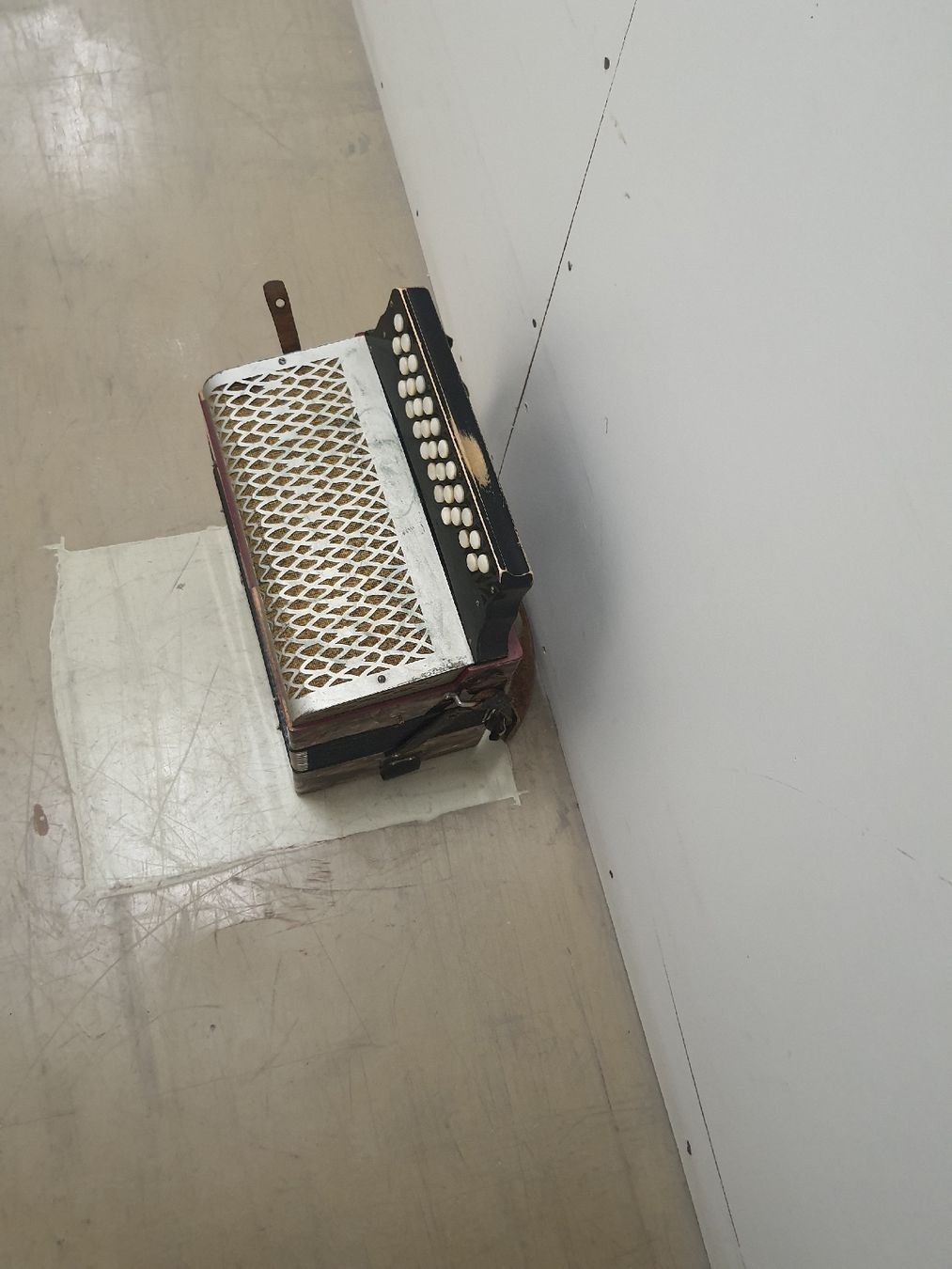 Musikinstrumente: accordéon 8 basses diatonique  – Gebraucht aus Pont-de-la-Morge von Mirabelle0 4