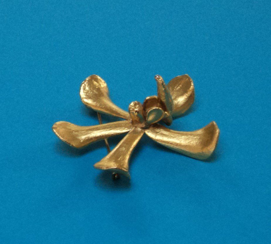 Broches & Aiguilles: goldfarbene Brosche (Orchidee), vintage – D'occasion à Sachseln par bru_pj82 1