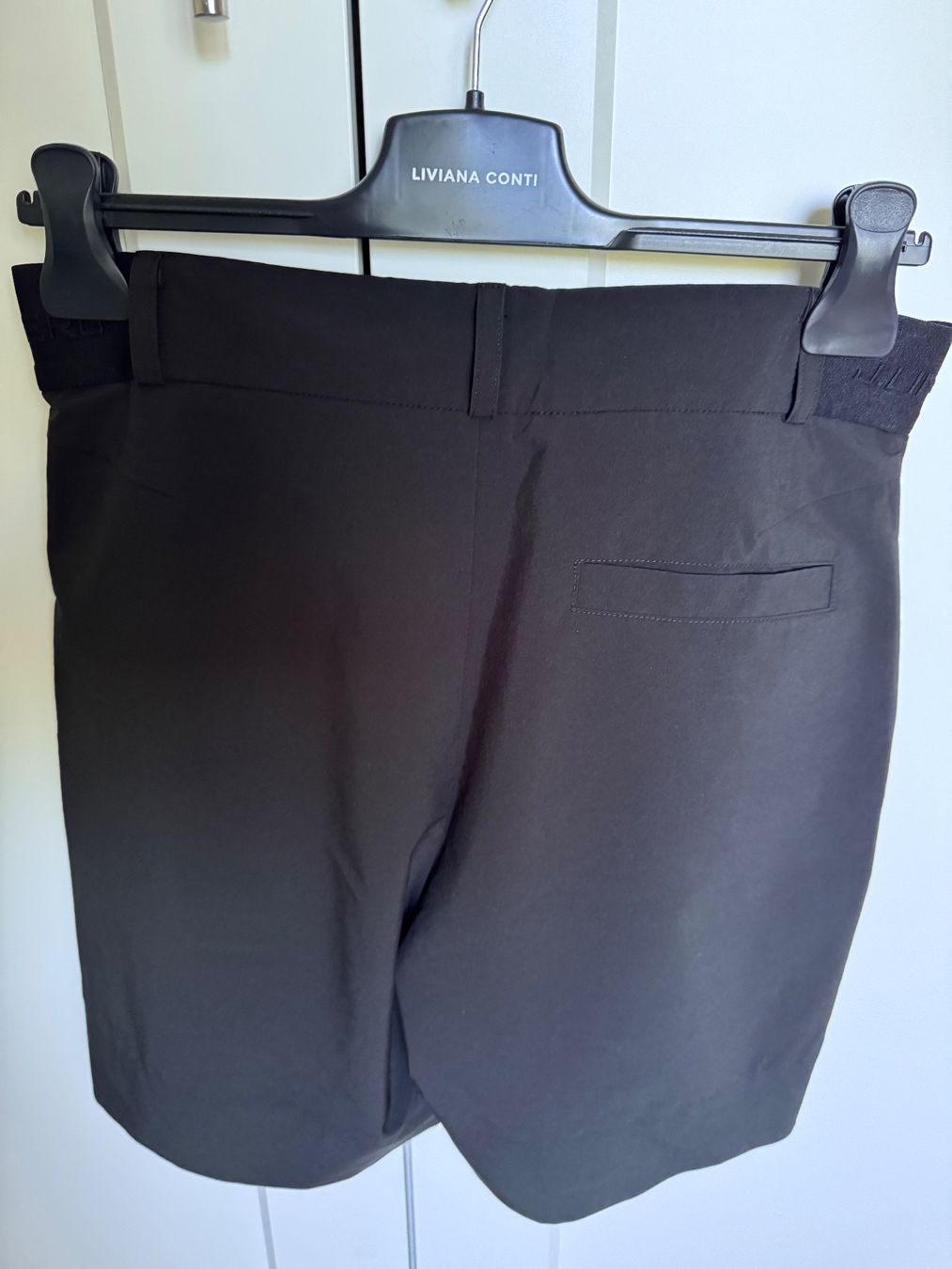 Lindeberg Pantaloni: J.Lindeberg Golf-Shorts schwarz – Usato da Itingen venduto da Beroce 2