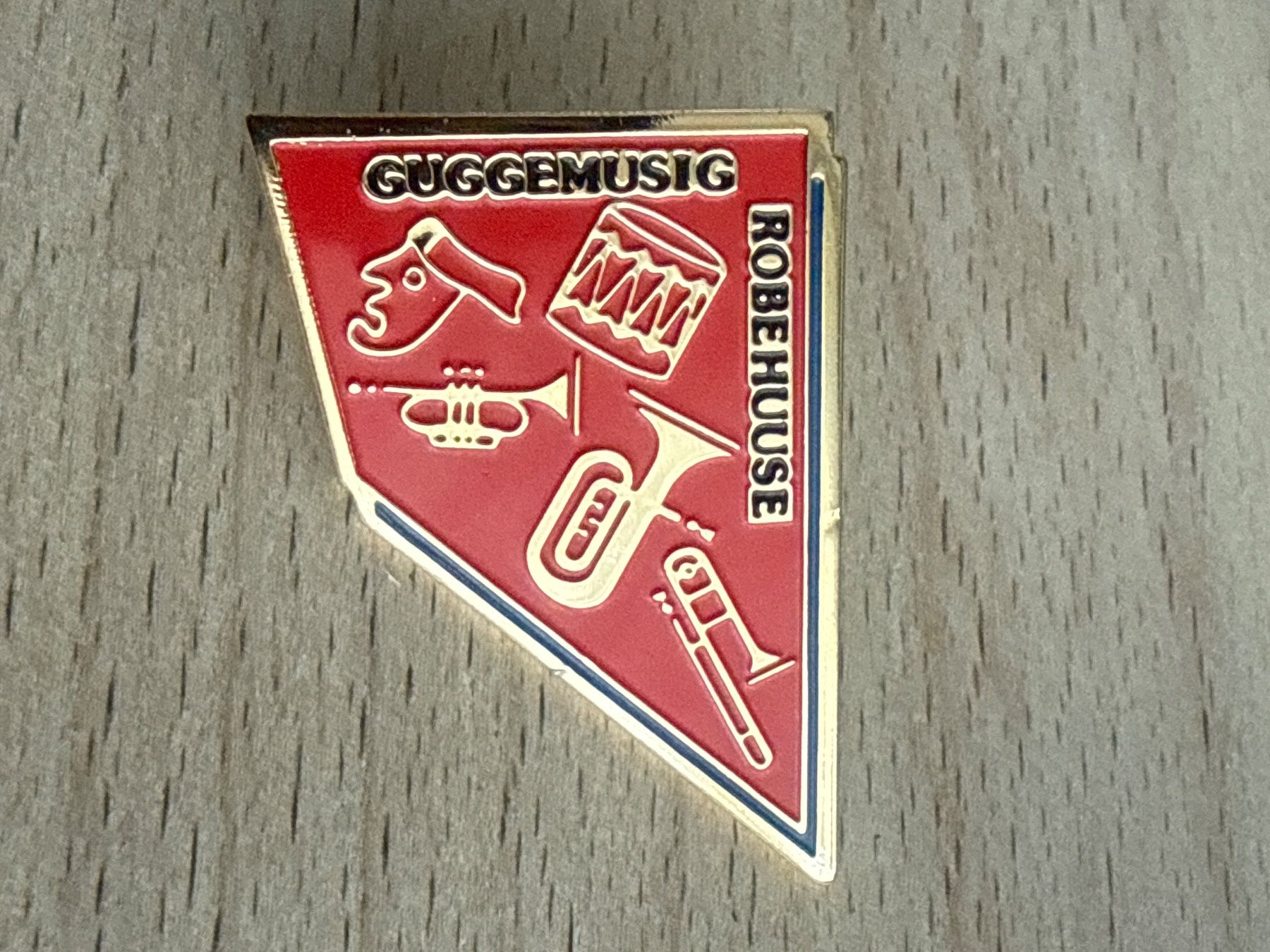 Placchette & Badge: Pin Guggenmusig Robehouuse – Usato da Glattbrugg venduto da Schweigmatt